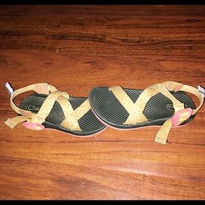 Girls chacos